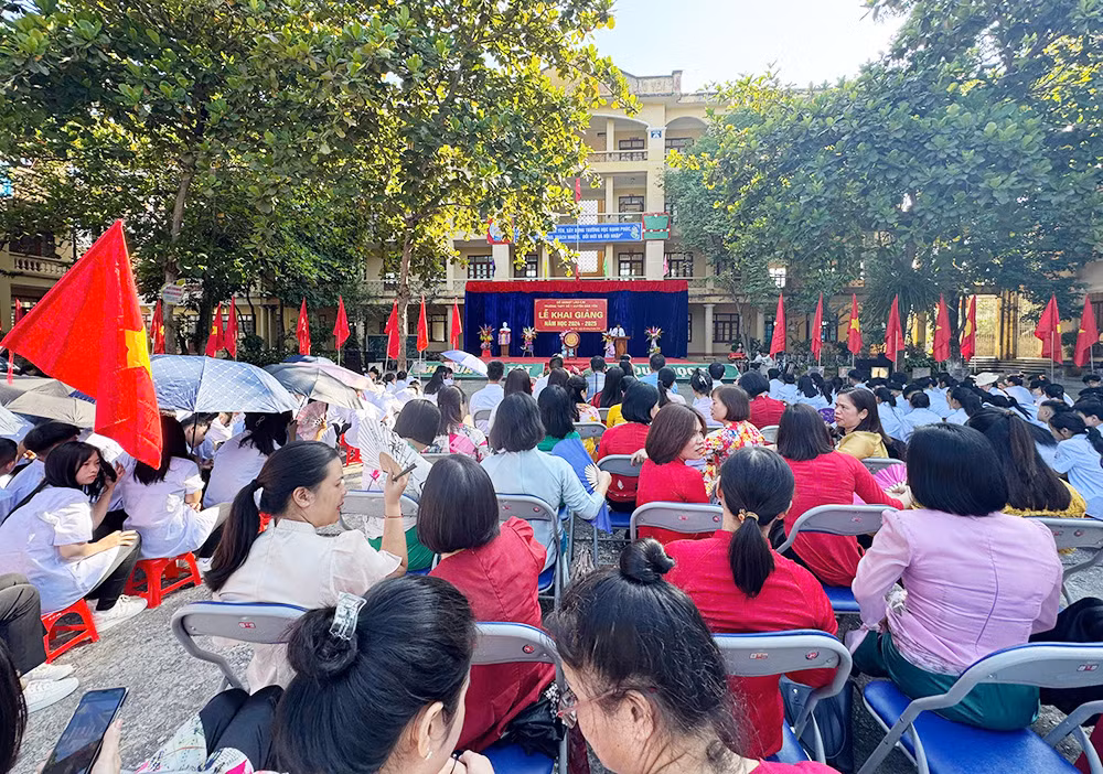 Công an tỉnh Lào Cai tặng 180 xe đạp cho học sinh có hoàn cảnh khó khăn -0