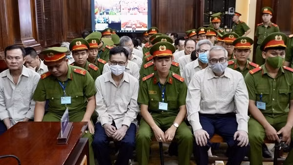 Kháng nghị tăng hình phạt 18 bị cáo trong đại án đăng kiểm