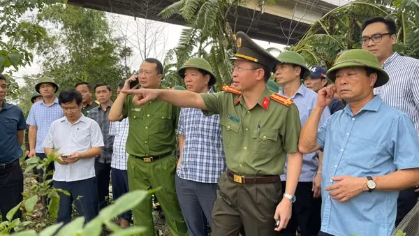 Giám đốc Công an tỉnh Phú Thọ trực tiếp chỉ đạo cứu nạn cứu hộ vụ sập cầu Phong Châu