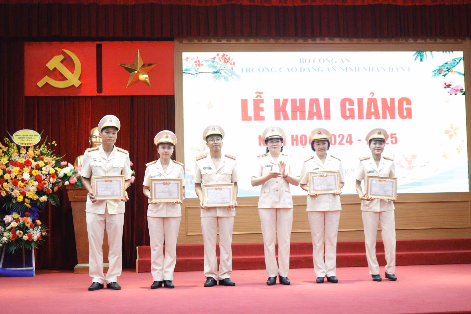 Trường Cao đẳng ANND I đẩy mạnh chuyển đổi số, xây dựng đội ngũ giáo viên vững mạnh toàn diện -0