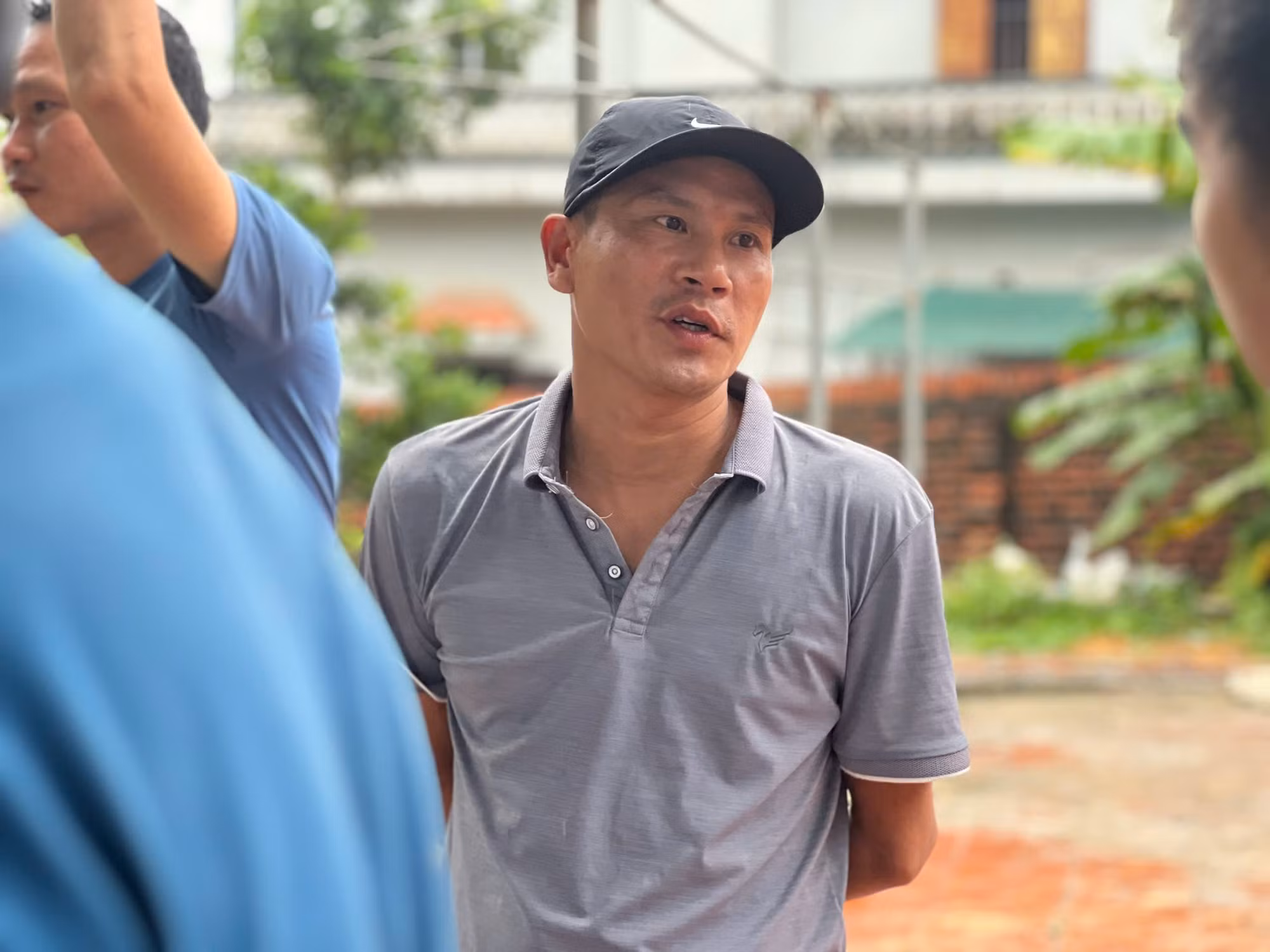 Nhói đau những tiếng khóc xé lòng tìm kiếm các nạn nhân vụ sập cầu Phong Châu -0