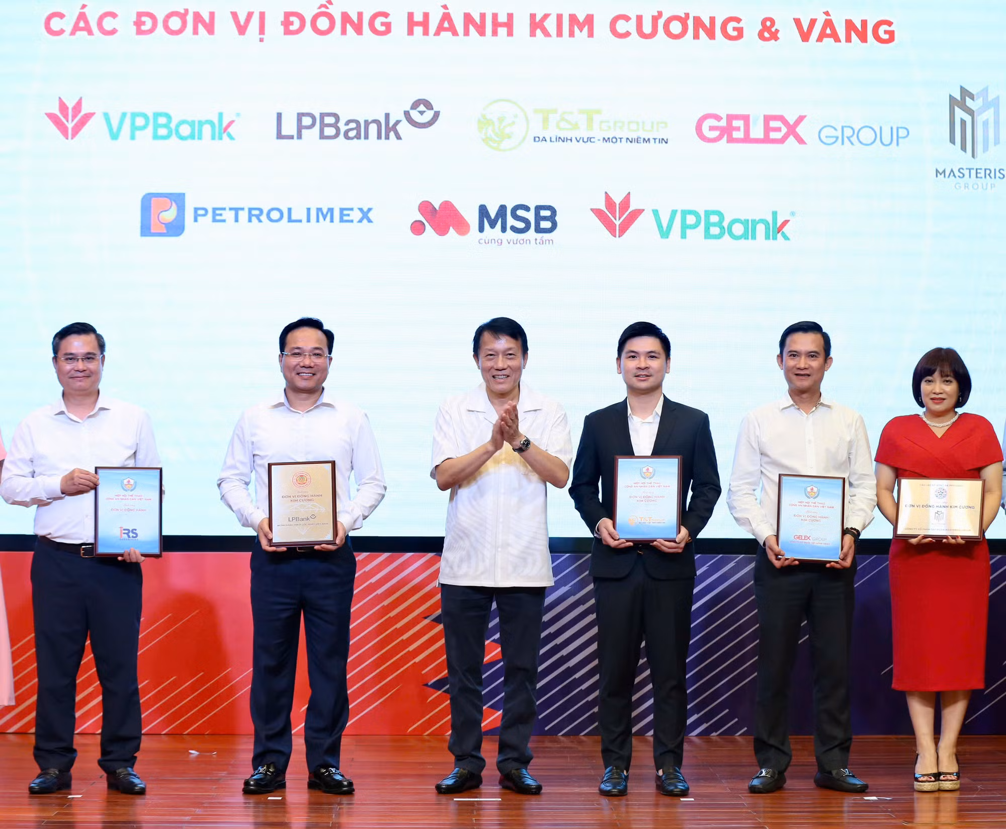 Bóng bàn CAND - T&T về nhất toàn đoàn với 14 huy chương vàng giải trẻ quốc gia -0