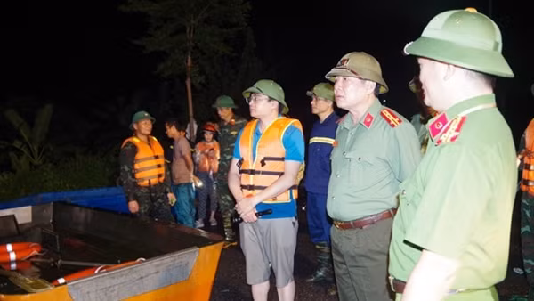 Công an tỉnh Thái Nguyên tập trung cứu hộ dân trong đêm