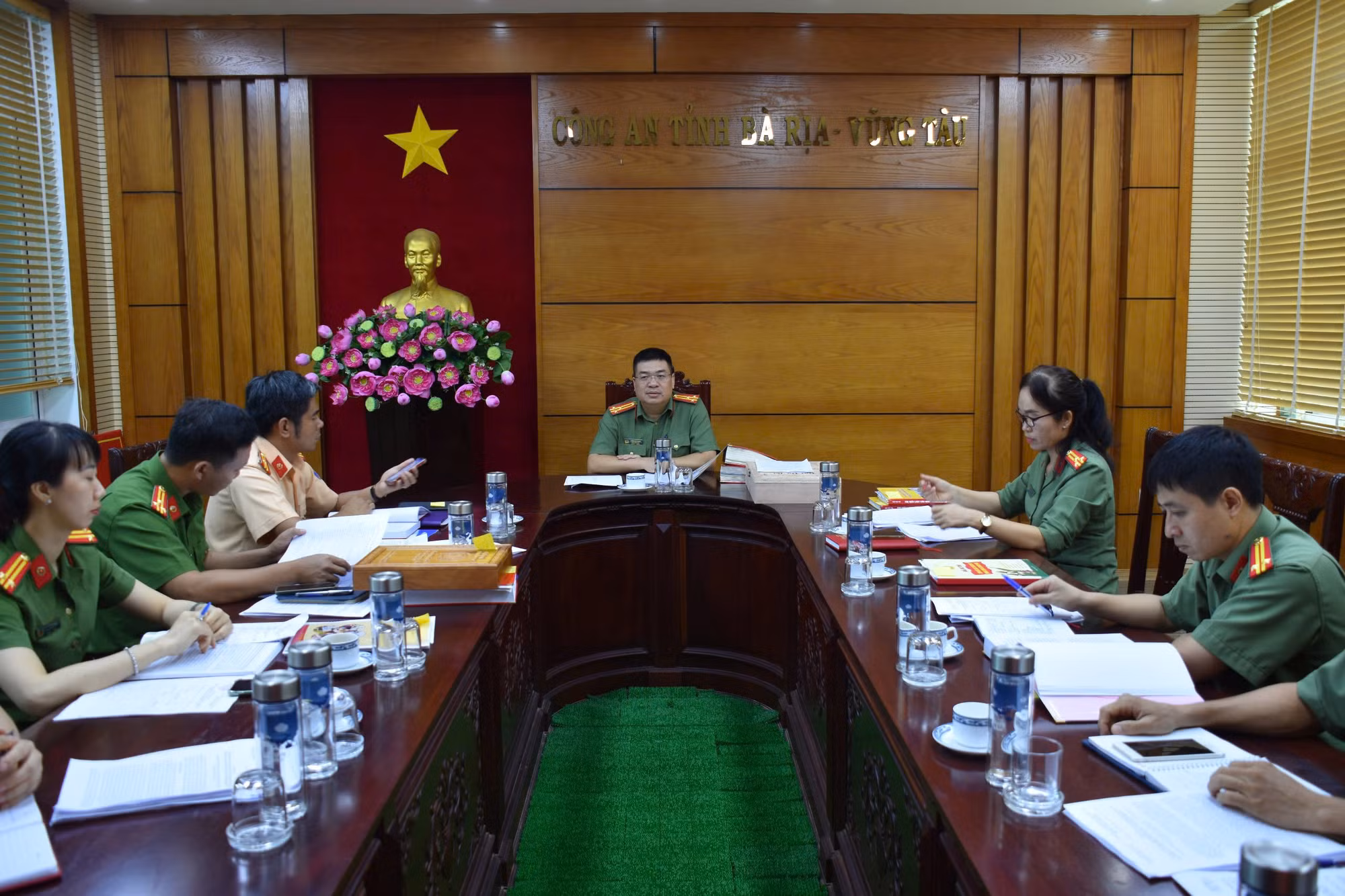 Bài dự thi dài 280 trang viết tay đạt giải Nhất cuộc thi tìm hiểu pháp luật về căn cước -0