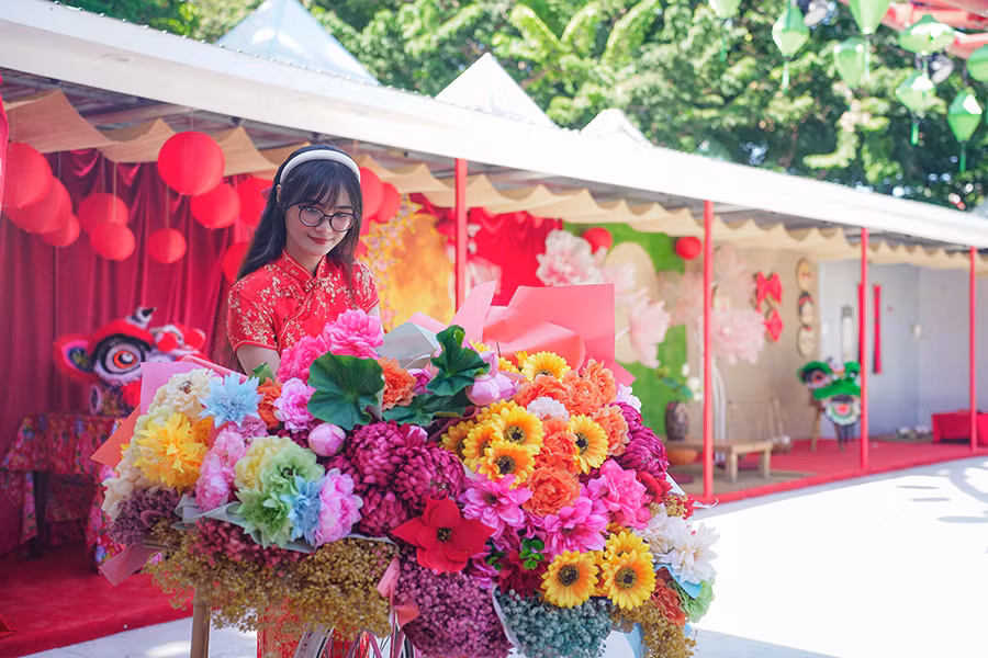 Giới trẻ đón Trung thu “sớm” tại Da Nang Downtown -0