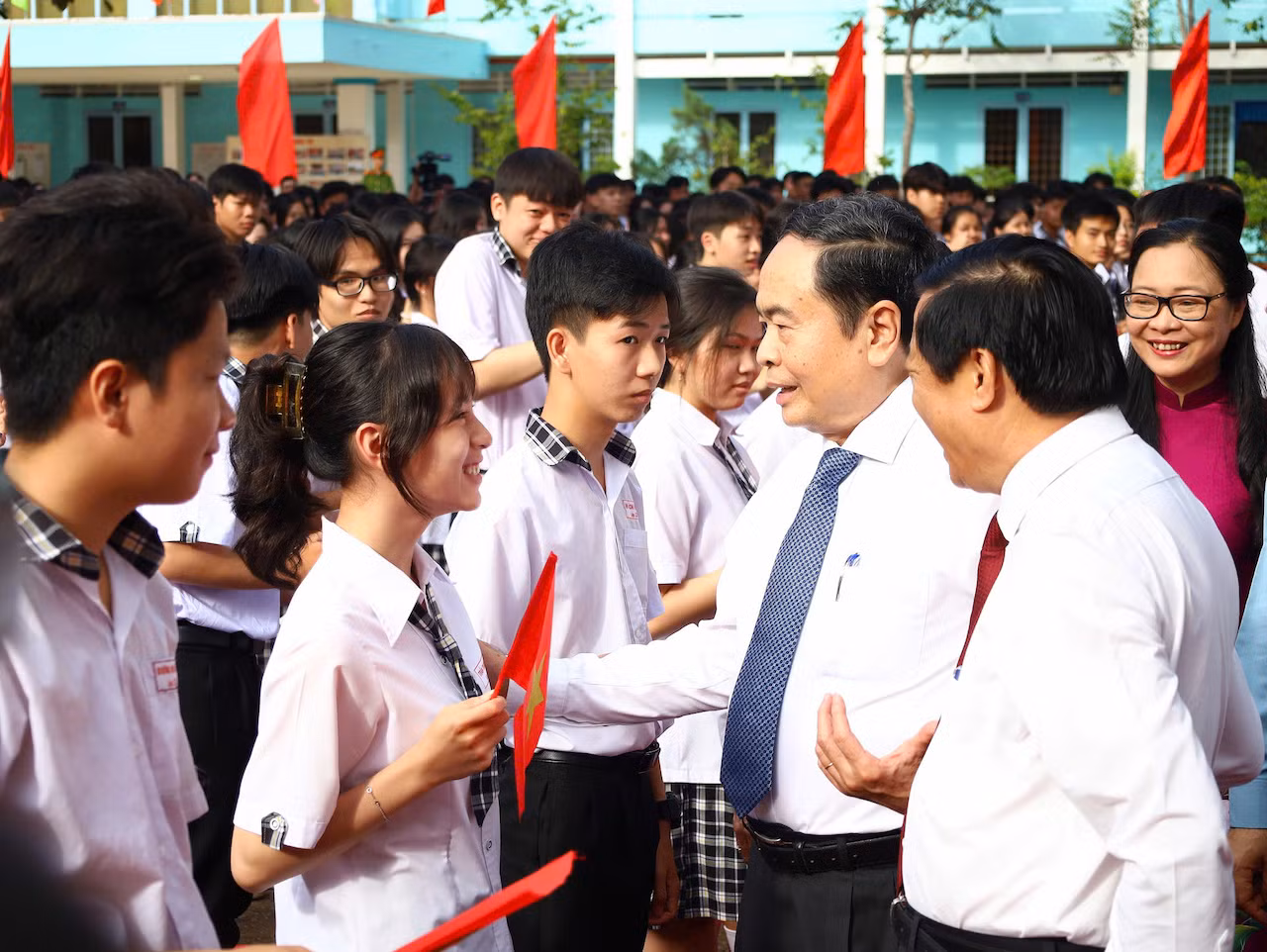 Chủ tịch Quốc hội dự Lễ khai giảng tại Vĩnh Long -0