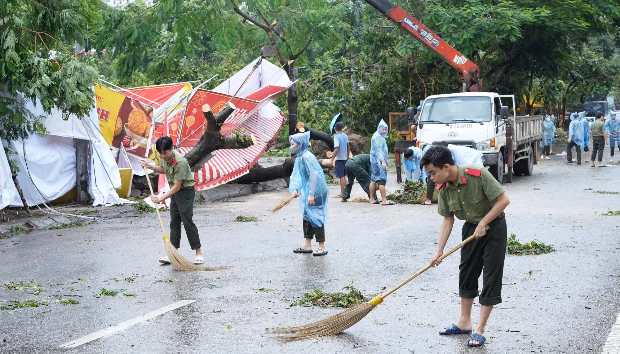 Gần 500 cán bộ, học viên Học viện ANND tham gia khắc phục hậu quả bão số 3 -0