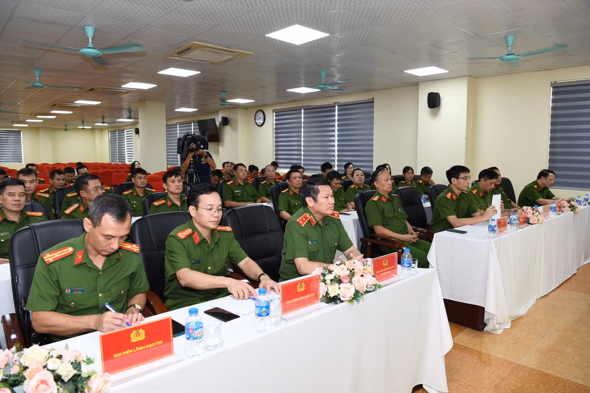 Ra mắt cuốn sách “Nhận diện hoạt động sản xuất trái phép chất ma túy