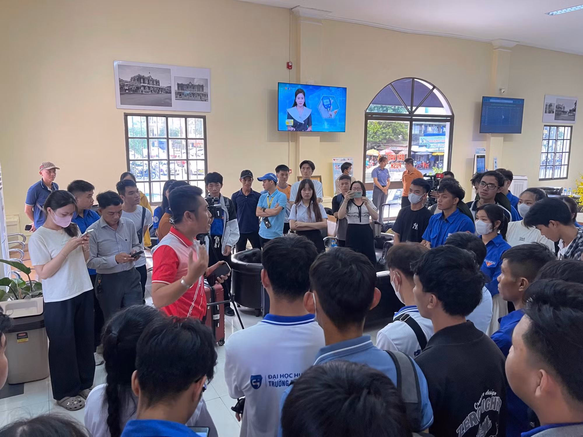 Đường sắt nhận chở miễn phí tình nguyện viên, hàng hóa đến tỉnh thành bị thiệt hại do bão Yagi -0