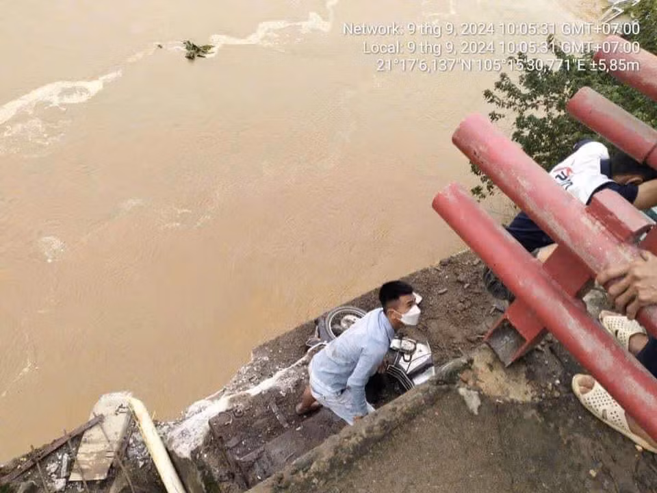 2/3 nạn nhân thoát chết thần kỳ kể lại giây phút sập cầu Phong Châu -0