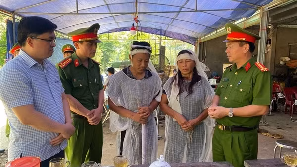 Thăm hỏi thân nhân thành viên Tổ bảo vệ ANTT tử vong khi làm nhiệm vụ