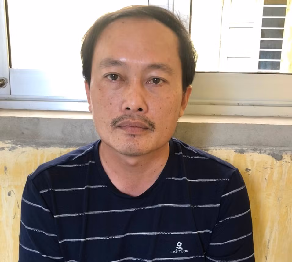Bắt đối tượng truy nã do buôn bán thuốc bảo vệ thực vật giả -0