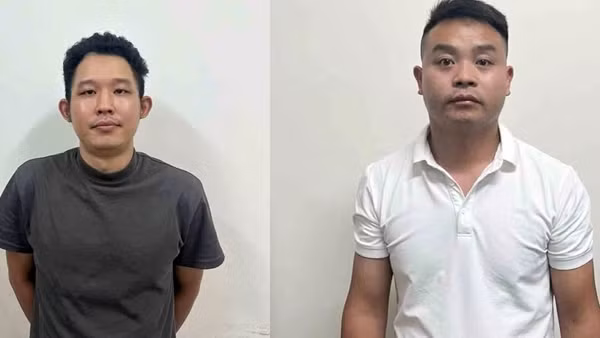 Bắt 2 người nước ngoài chiếm đoạt thẻ tín dụng của người khác