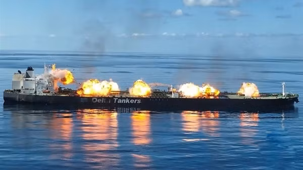 Thêm tàu hàng bị tập kích ngoài khơi Yemen