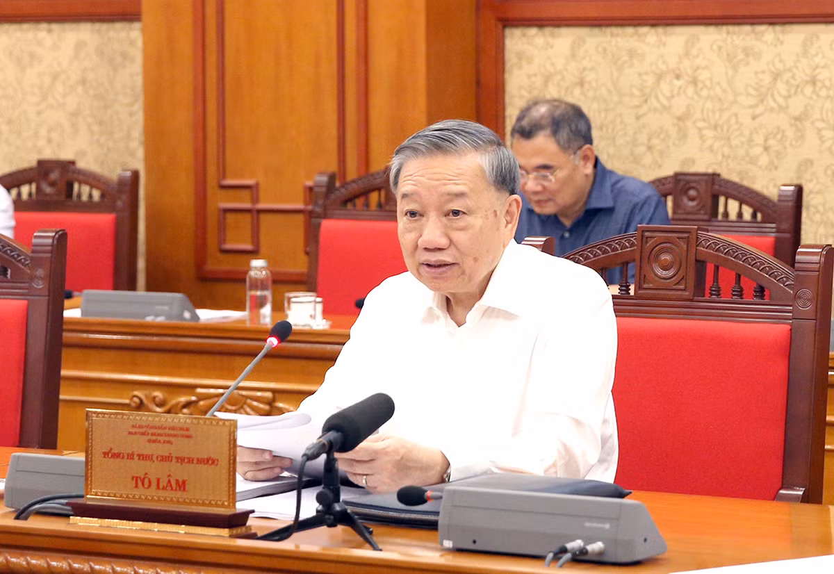 Bộ Chính trị cho ý kiến về dự thảo báo cáo thực hiện Chiến lược phát triển kinh tế-xã hội -0