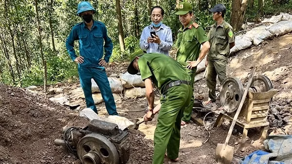 Kinh nghiệm chuyển hóa địa bàn nơi có mỏ vàng Bồng Miêu