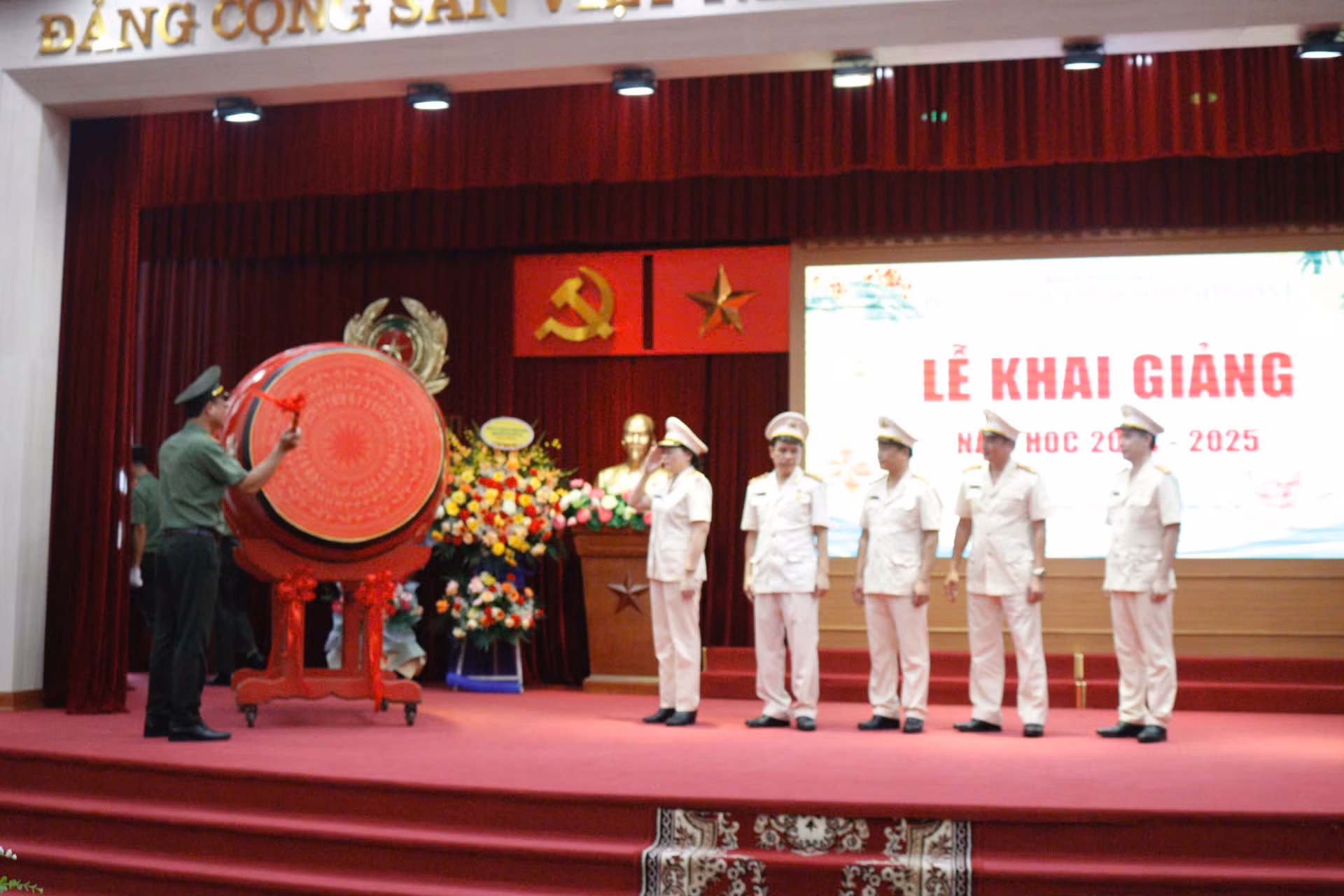 Trường Cao đẳng ANND I đẩy mạnh chuyển đổi số, xây dựng đội ngũ giáo viên vững mạnh toàn diện -0