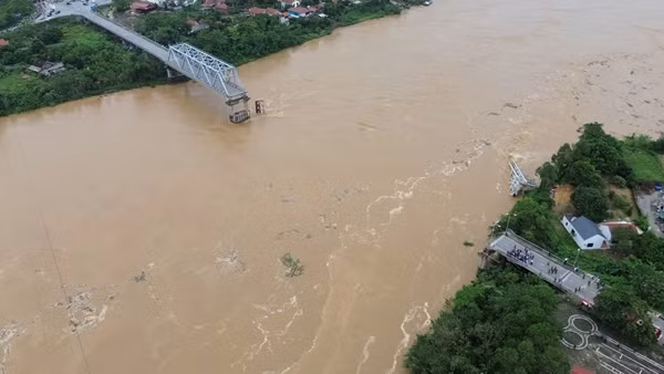 Trước khi bị sập, cầu Phong Châu không có dấu hiệu mất an toàn