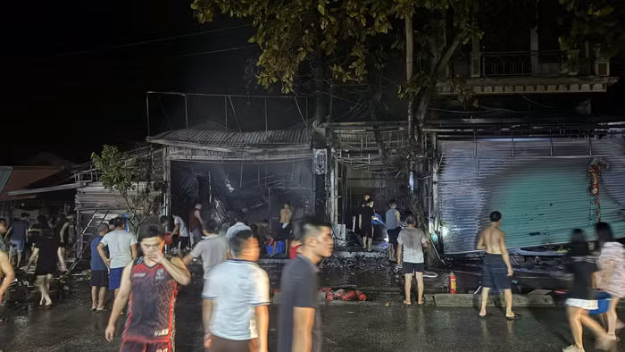Kịp thời ngăn cháy lớn tại xã Võ Lao, huyện Văn Bàn -1