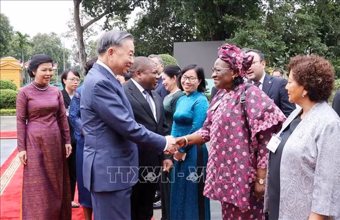 Tổng Bí thư, Chủ tịch nước Tô Lâm chủ trì Lễ đón chính thức Tổng thống Mozambique -0