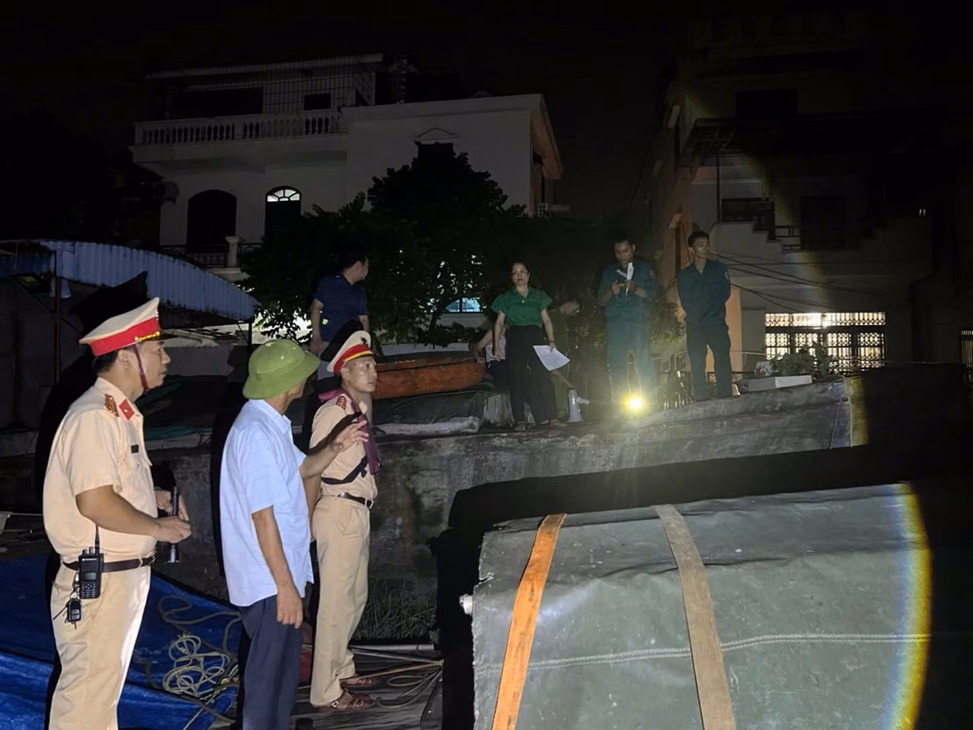 Tập trung cao độ vì sức khỏe, tính mạng và tài sản của người dân trước bão số 3 -0