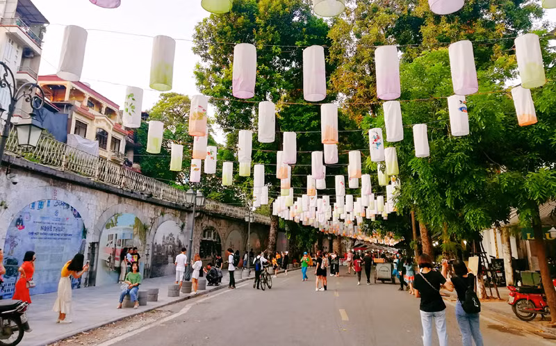 cần nhiêu hơn nữa những không gian công cộng ơ hà nội.jpg -0