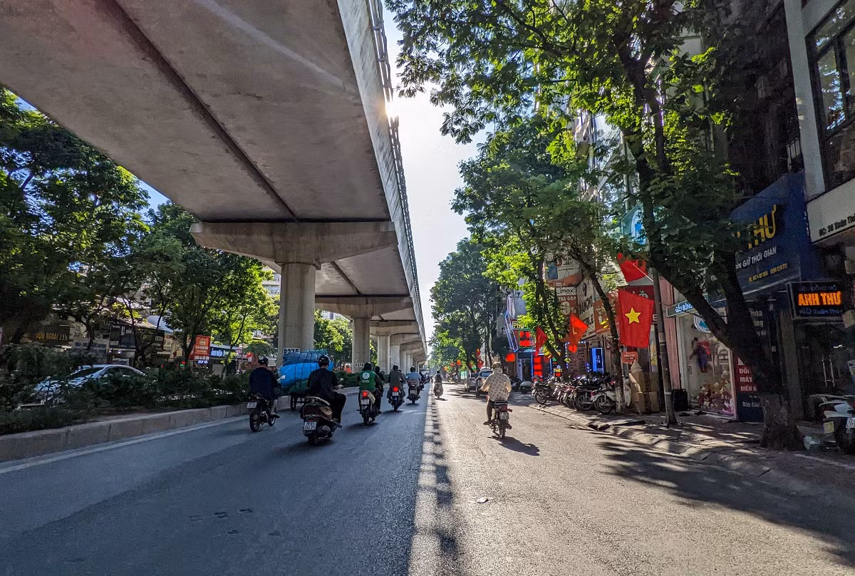 Hà Nội oi nóng từ sớm, Tây Nguyên và Nam bộ mưa về chiều tối -0