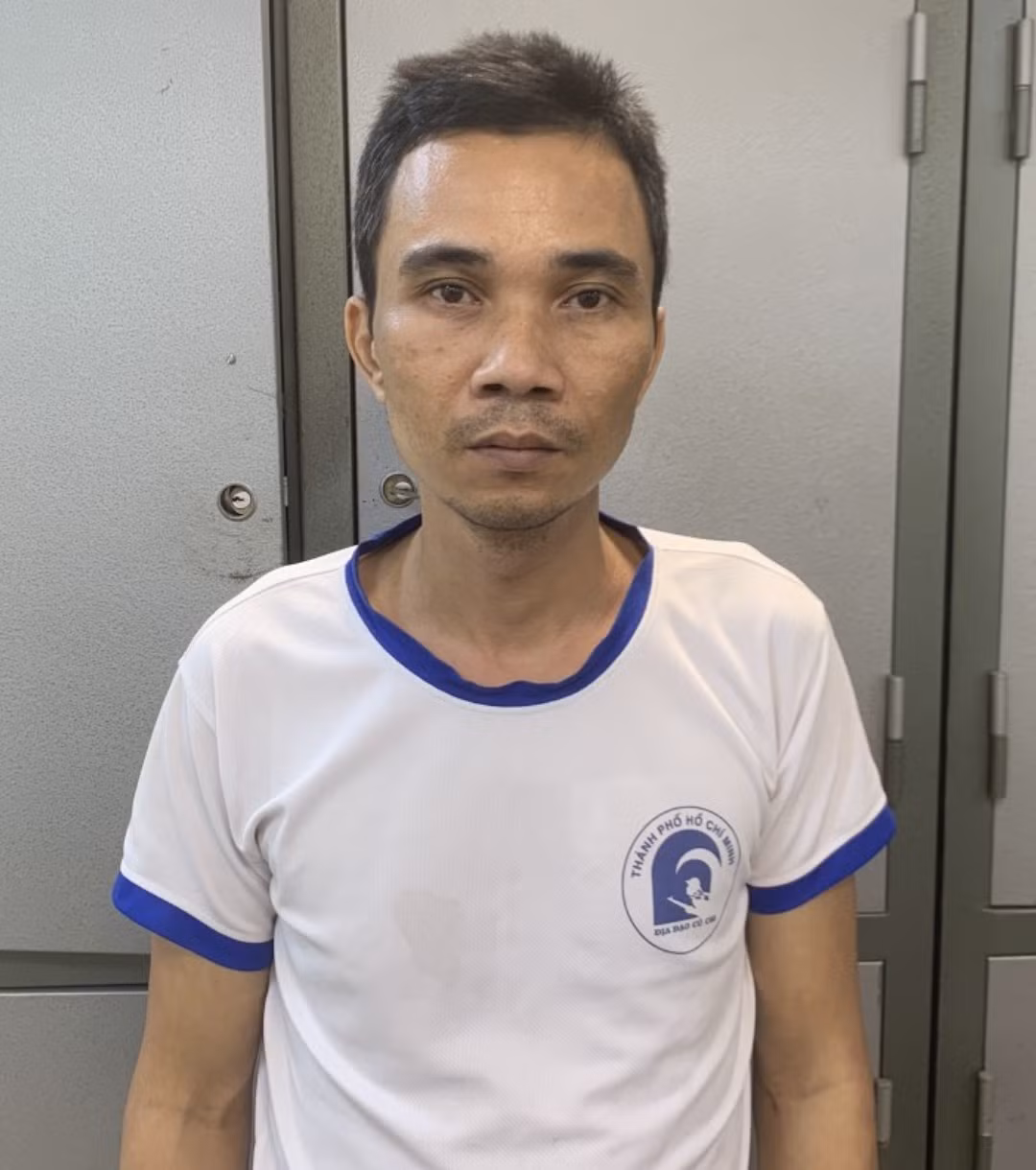 Phó Thủ trưởng cơ quan Cảnh sát điều tra vận động đối tượng đâm bị thương Công an xã ra đầu thú -0