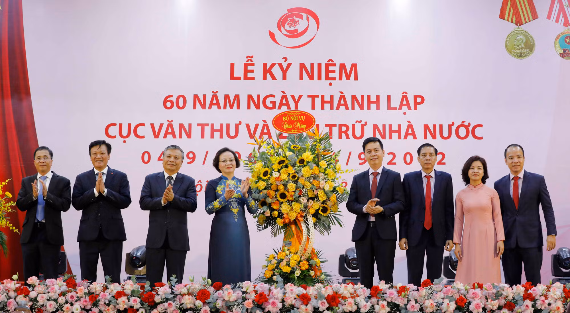 Phát huy giá trị tài liệu lưu trữ phục vụ công chúng, đáp ứng yêu cầu kiến thiết quốc gia -0