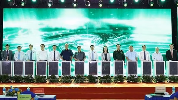 Thủ tướng Phạm Minh Chính dự khởi công, kiểm tra, đôn đốc thi công các công trình hạ tầng trọng điểm tại tỉnh Bình Thuận