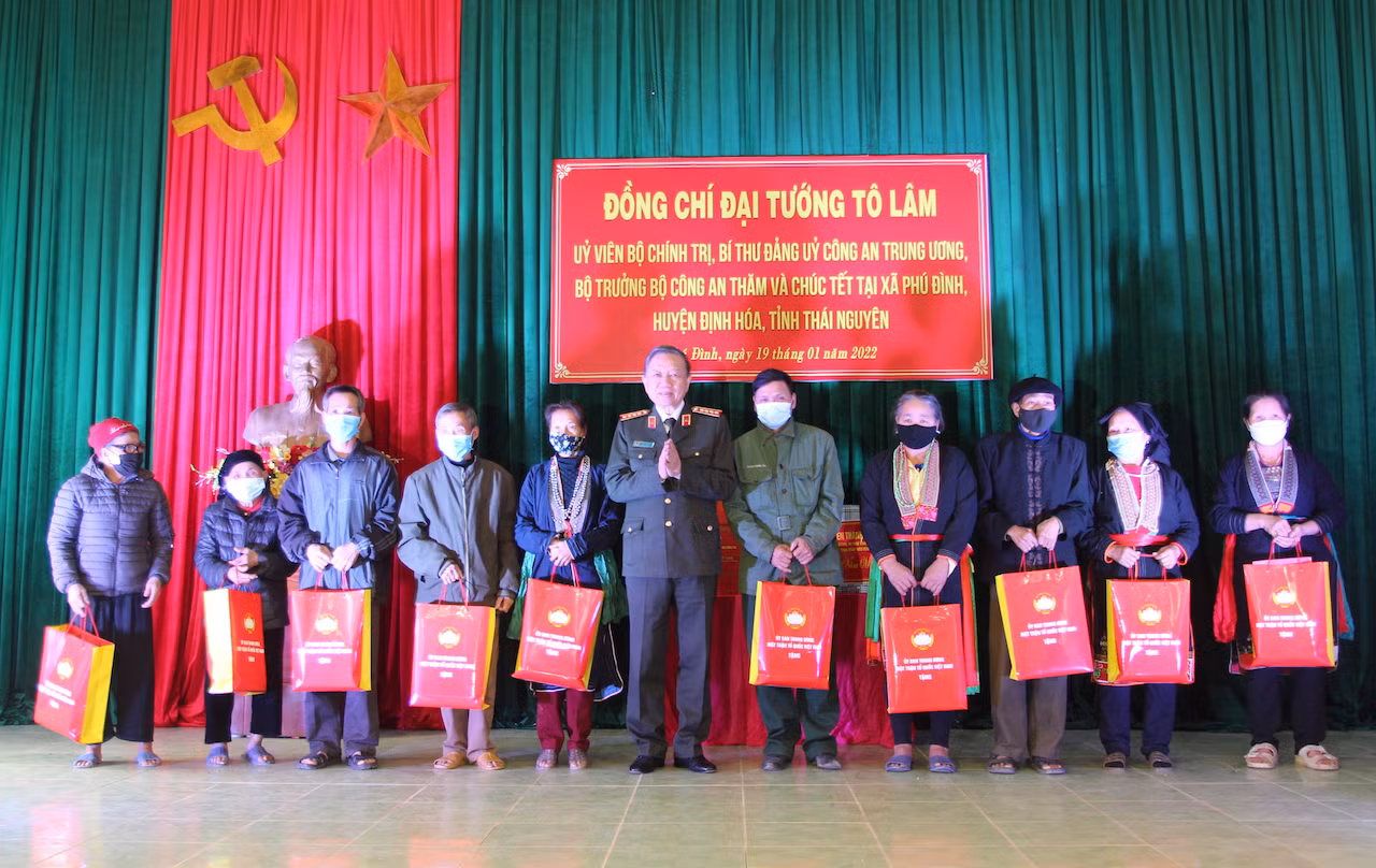 Giữ bình yên từng bản làng, khu phố để Nhân dân ngày càng ấm no, giàu mạnh -0