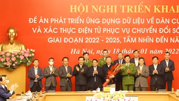 Ứng dụng dữ liệu về dân cư, định danh và xác thực điện tử phục vụ chuyển đổi số quốc gia