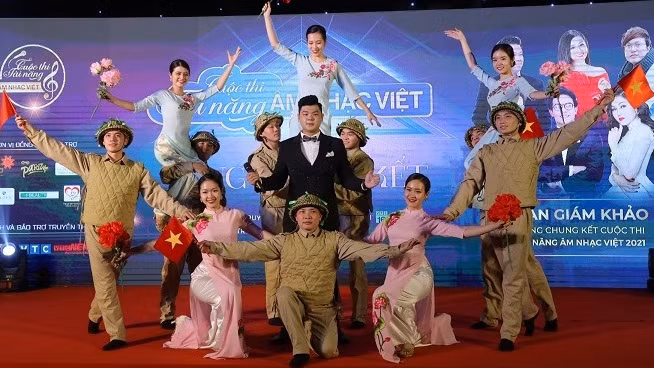 Việt Anh, Thúy Quỳnh, Đình An đoạt Quán quân “Tài năng âm nhạc Việt” -0