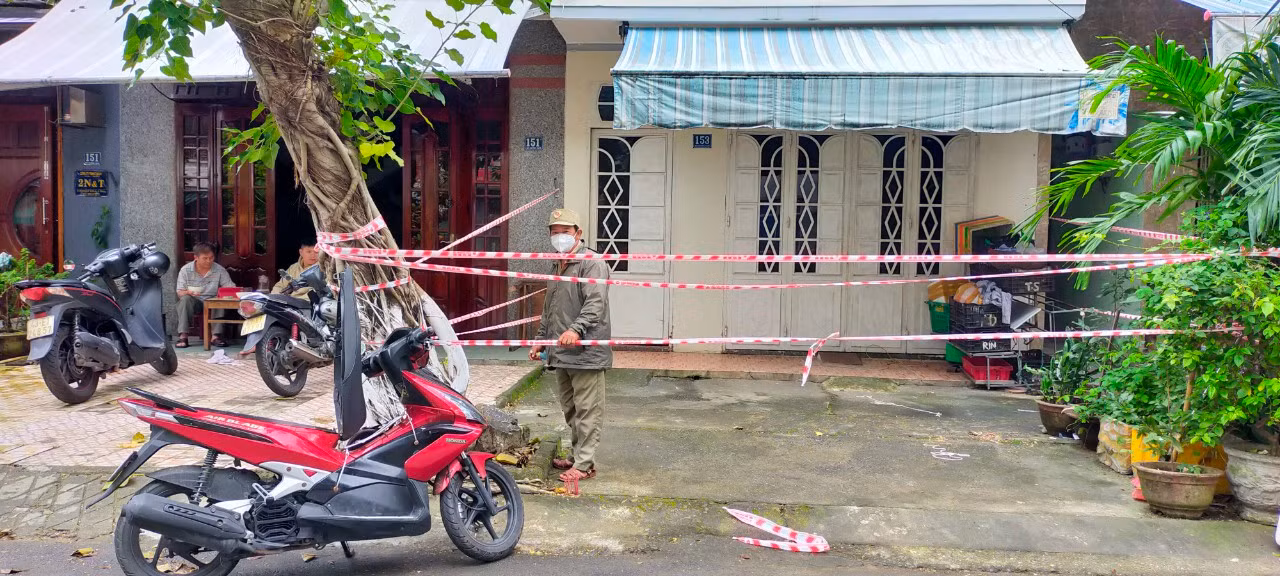 Đà Nẵng chỉ đạo dừng ngay việc lấy rào sắt vây nhà có F1 tự ý “xé rào” cách ly -0