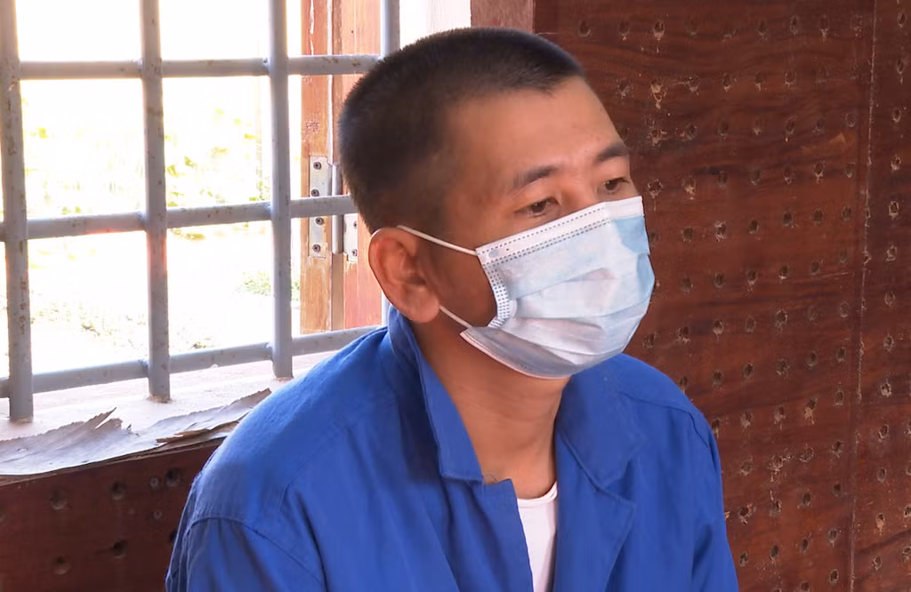 Cha dượng đạp chết bé trai 2 tuổi -0