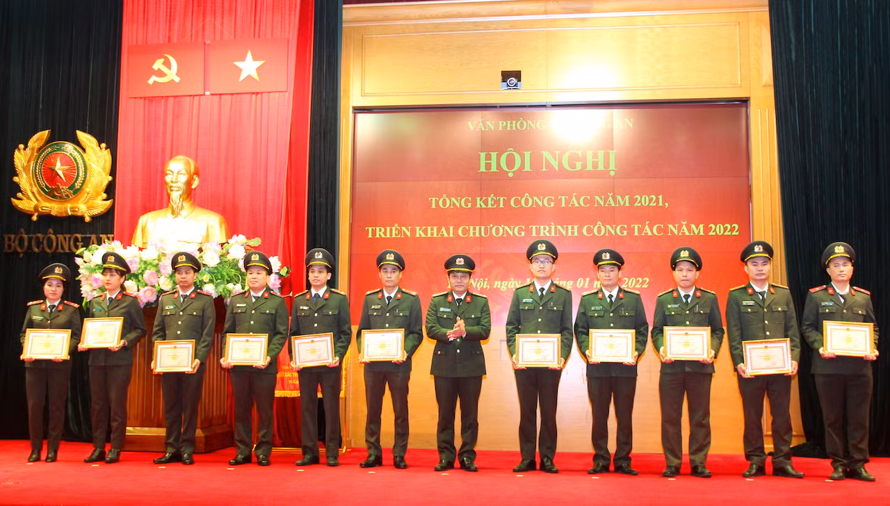 Đổi mới, nâng cao chất lượng công tác tham mưu kịp thời, đúng và trúng tình hình -2