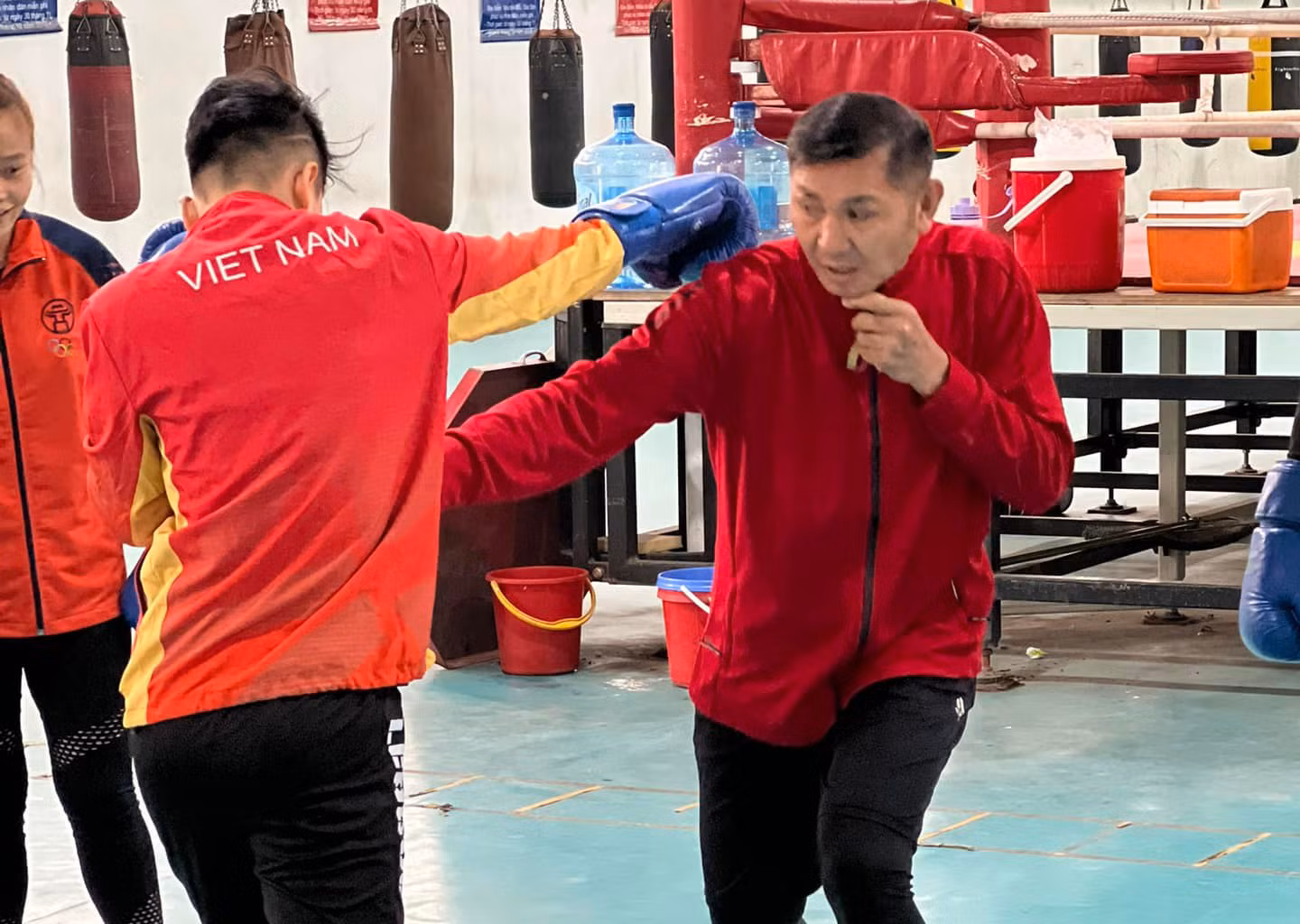 Boxing nữ đối diện bài toán chuyên gia ngoại -0