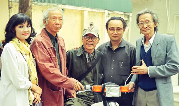 Tết trang 42: NSND Doãn Hoàng Giang: “Con hổ sân khấu” một thời lừng lẫy -0