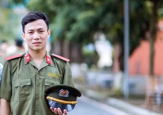 TET - Tết này con không về -0