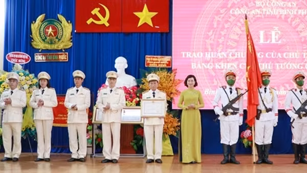 Nữ cán bộ công đoàn ở Bình Phước bị “khủng bố” trên mạng ảnh 3