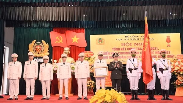 Đấu tranh làm thất bại mọi âm mưu, hoạt động chống phá của các thế lực thù địch, phản động