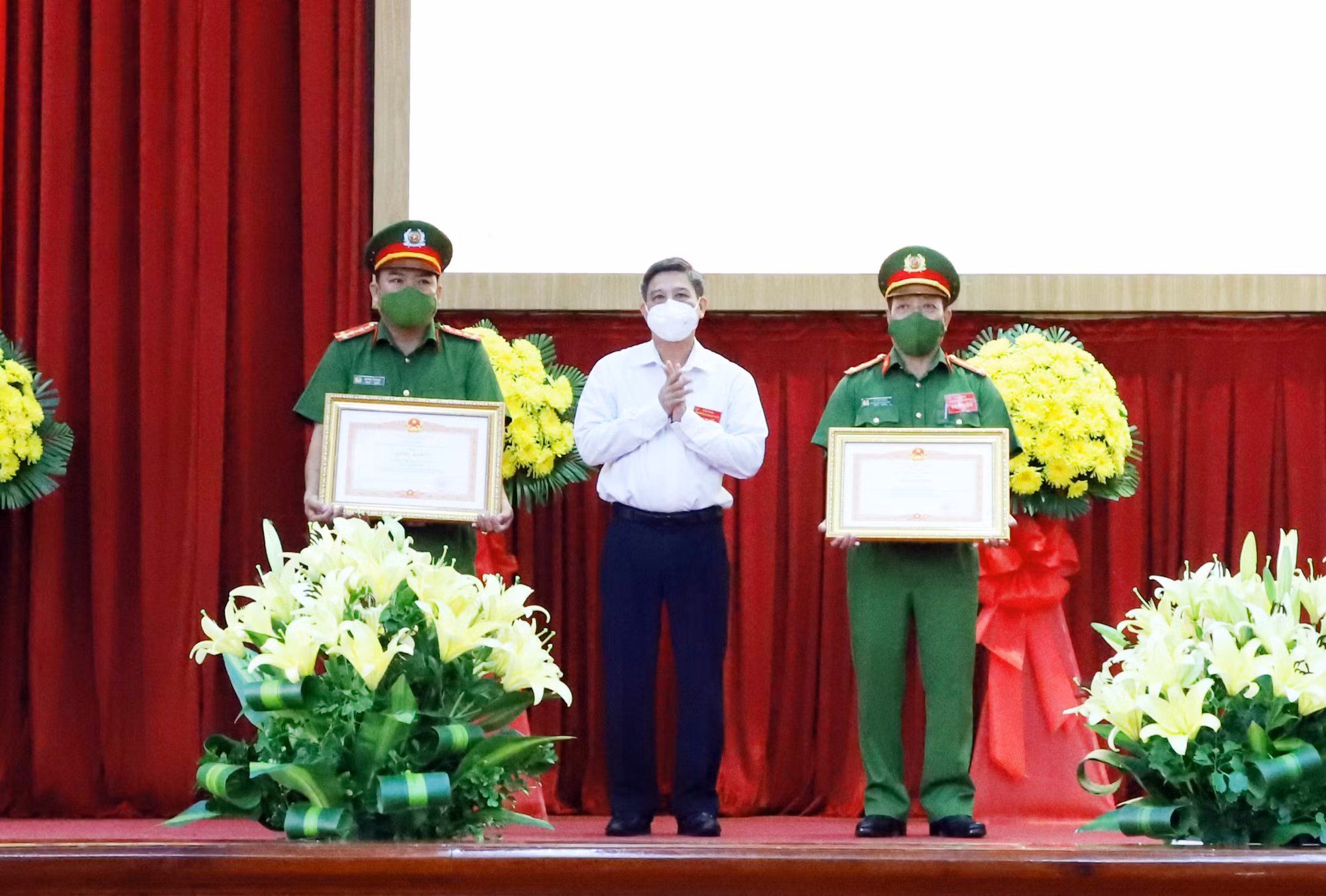 Công an tỉnh Hậu Giang kéo giảm nhiều loại tội phạm -0