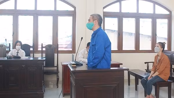 Bắt nguyên nhân viên ngân hàng lừa đảo trên 2,4 tỷ đồng ảnh 2