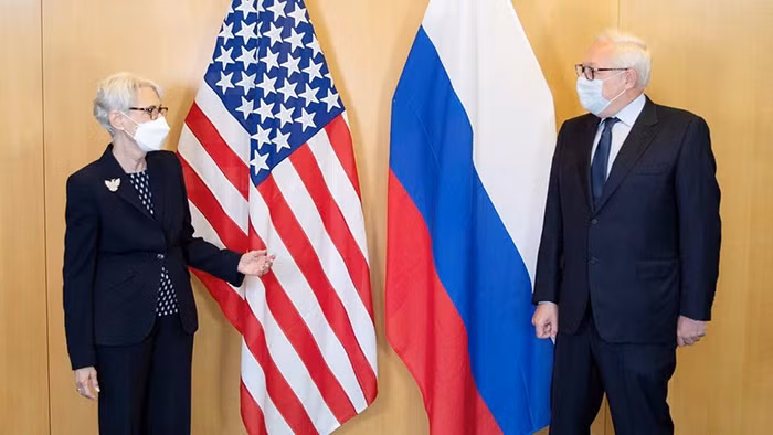 Nga - Mỹ: Đối thoại hay đối đầu? -0