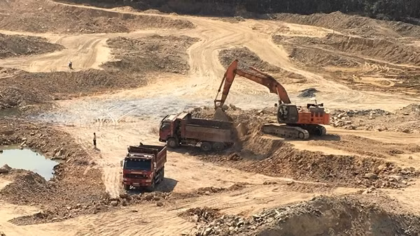 Ngang nhiên san lấp, lấn chiếm đất trái phép ảnh 2