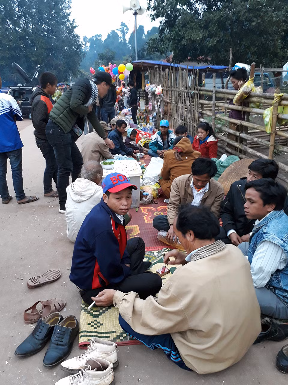 Đi lễ hội đập trống của người Ma Coong -0