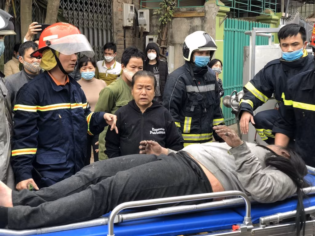 Người dân được tuyên truyền mở cửa thoát hiểm, đã cứu sống một cháu bé khỏi “biển lửa” -0