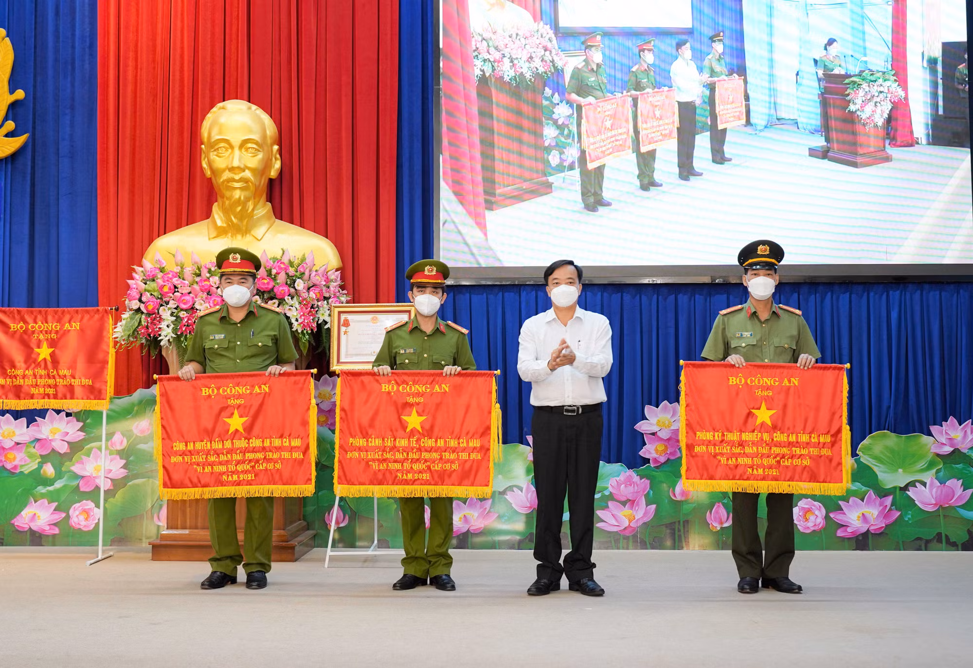 Công an tỉnh cực Nam Tổ quốc quyết tâm giữ vững ANTT, phòng chống dịch hiệu quả -0