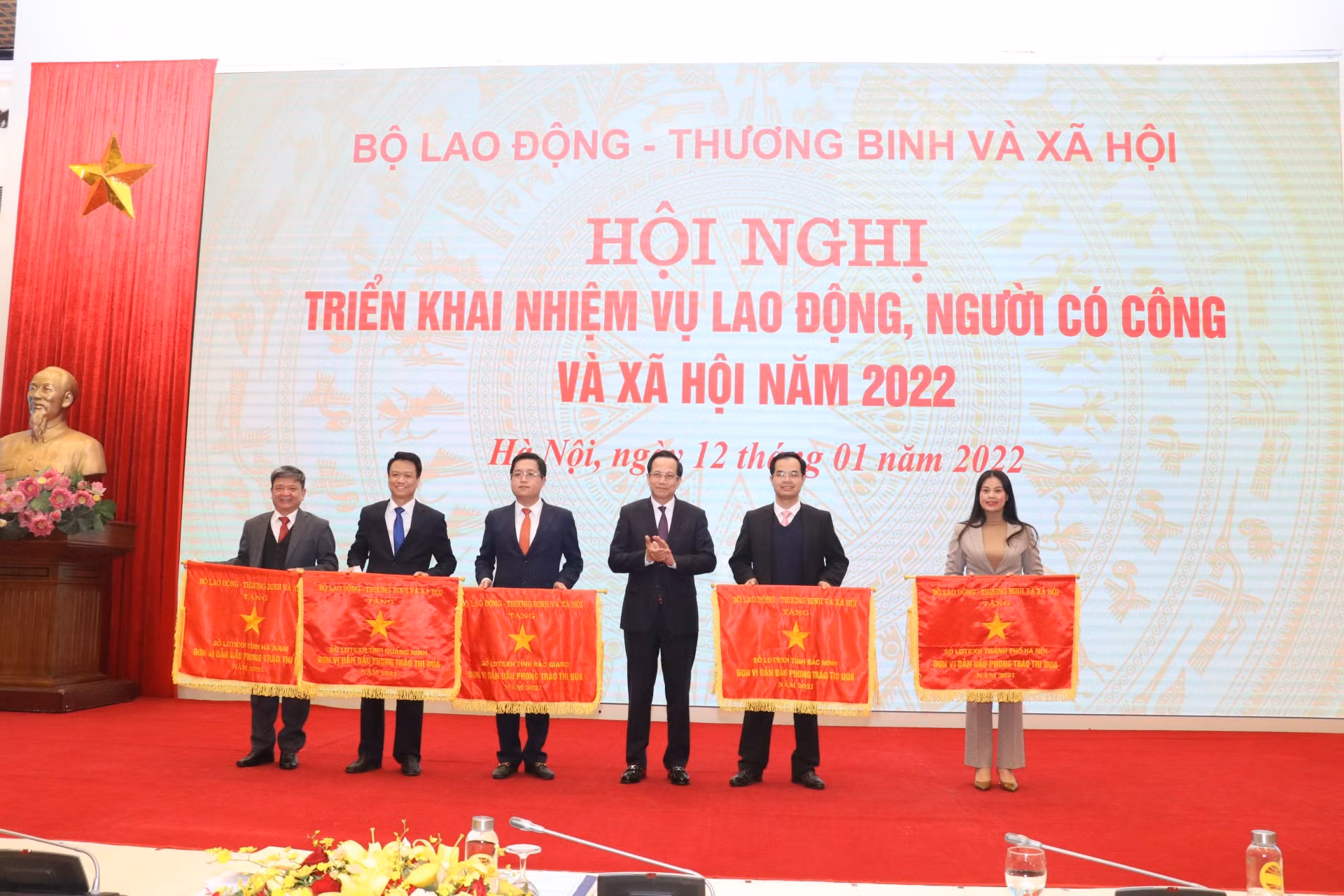 Quan tâm để người dân nào cũng có Tết -0