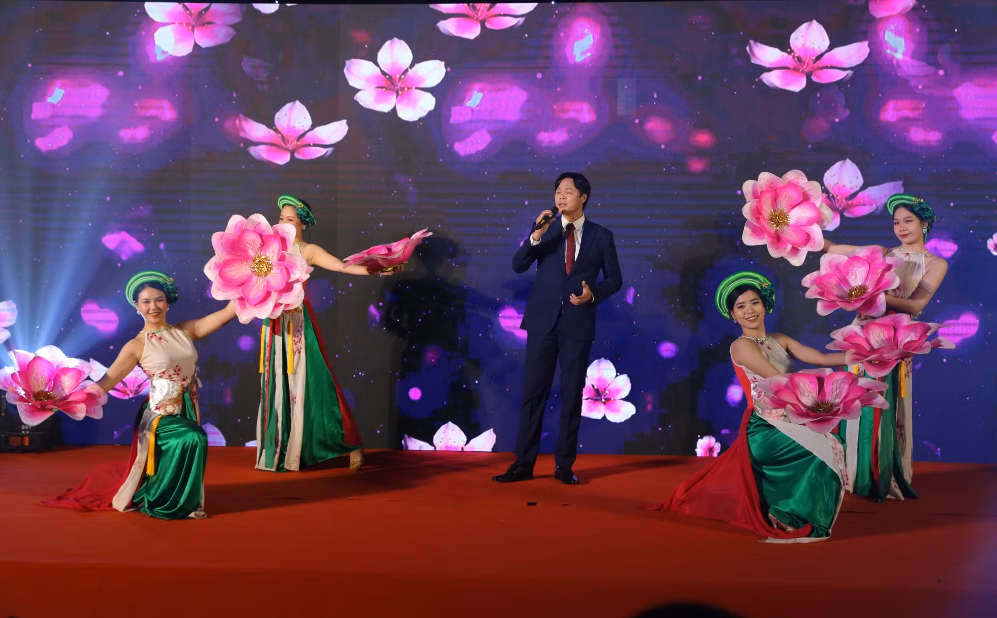 Việt Anh, Thúy Quỳnh, Đình An đoạt Quán quân “Tài năng âm nhạc Việt” -1